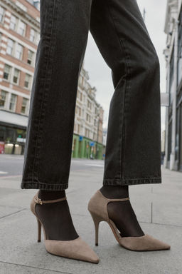 HIGH-HEEL ANKLE STRAP SHOES