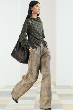 BAGGY WASHED LEATHER TROUSERS - Zara фото 2