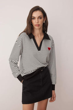 Siyah Cizgili Kalp Nak?sl? Oversize/Genis Kal?p Orme Sweatshirt TWOAW26SW00003