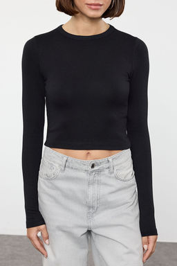 Siyah Premium Viskoz Yumusak Kumasl? Fitted Crop Esnek Orme Bluz TWOAW24BZ00048