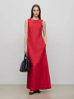 Платье приталенного силуэта