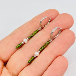 Серьги длинные из Хромдиопсида и Жемчуга
