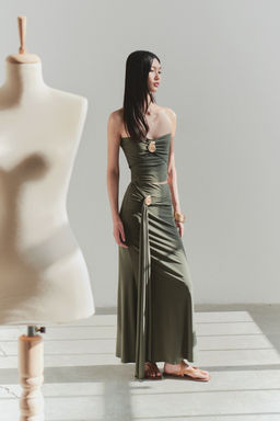 Limited Edition Haki Vucuda Oturan Aksesuar Detayl? Orme Uzun Etek TPRSS25ET00004