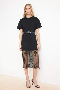 Siyah Shift/Duz Dusuk Kol K?sa Kollu Dantel Detayl? Midi Interlok Orme Elbise TWOSS26EL00211