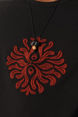 CAMISETA RELAXED FIT BORDADO CORAL / Negro - Zara фото 4