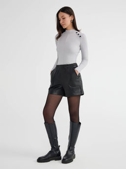 CONTE Шорты из экокожи с накладными карманами LS 2849 black