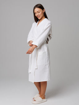 Женский укороченный вафельный халат с планкой белый В-11 (9)