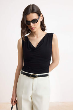 Siyah Fitted/Vucuda Oturan Degaje Yaka Kolsuz Yumusak Orme Bluz TWOSS26BZ00464 - Trendyolmilla фото 2