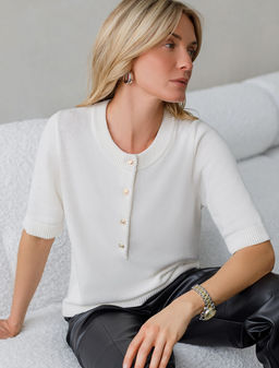 D39.348 Джемпер женский натуральный белый