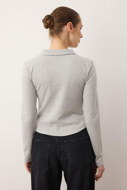 Gri Melanj Polo Yaka Fermuarl? Buzgulu Vucuda Oturan Esnek Orme Bluz TWOAW26BZ00169