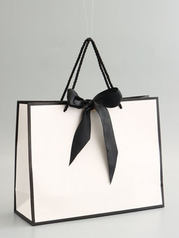 Пакет подарочный, белый, с бантом, 32 х 25 х 11 см