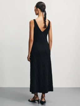 Фактурное платье прилегающего кроя / Zarina  фото 5