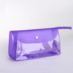 Цена за 2 шт. Косметичка на кнопке для бассейна, с ручкой, фиолетовая/прозрачная
