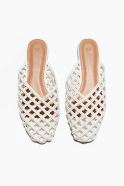 Mules con dise?o entrelazado