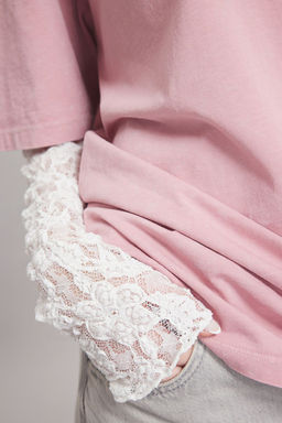 TRENDYOLMILLA Pembe Y?kamal? Dantel Detayl? Oversize/Genis Kal?p Orme T-Shirt TWOAW25TS00022  фото 3