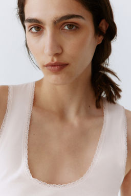 Top con ribetes de encaje - H&m фото 8