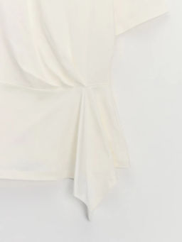 Приталенная футболка с ассиметричным низом ZR2605023405-2 / Zarina