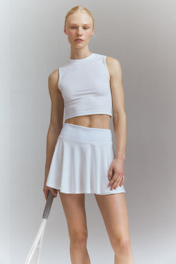 Top de deporte cropped en DryMove