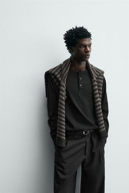 CAMISETA CUELLO PANADERO / Negro - Zara фото 5