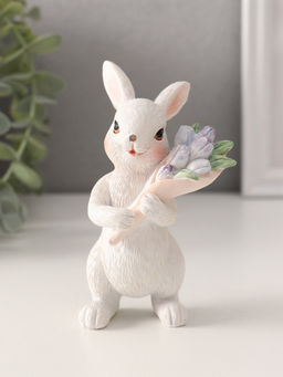 Фигурка полистоун Белый кролик с букетом тюльпанов, 7?6?11.5 см