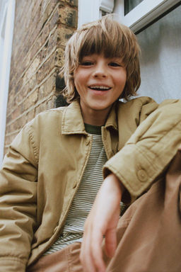 STRIPED T-SHIRT WITH EMBROIDERED PATCH