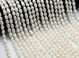 Бусины из жемчуга овал 7*8мм белый, 37см, 48 бусин Радуга камня
