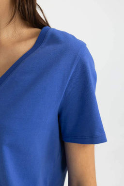 Базовая футболка из чесаного хлопка с короткими рукавами и V-образным вырезом стандартного кроя - Defacto фото 5