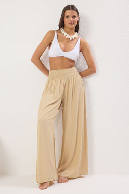 TRENDYOLMILLA Siyah Dokuma Gipe Detayl? Plaj Pantolon TBESS24PL00008