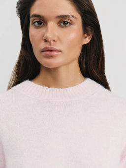 Вязаный джемпер с декоративными швами / Zarina