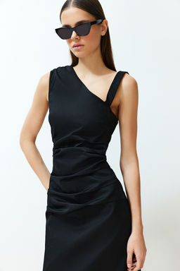 Limited Edition Siyah Vucuda Oturan Asimetrik Yaka Detayl? Midi Dokuma Elbise TWOSS24EL00551 - Trendyolmilla фото 7