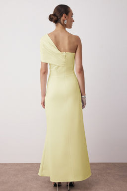 Sar? Vucuda Oturan Asimetrik Yaka Dokuma Maxi S?k Gece Abiye Mezuniyet Elbisesi TPRSS25AE00195 - Trendyolmilla фото 7