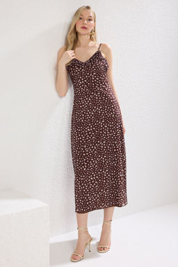 TRENDYOLMILLA Kahverengi Tul Fitted/Vucuda Oturan Volanl?/F?rf?rl? Maxi Esnek Orme Elbise TWOSS25EL00353  фото 3
