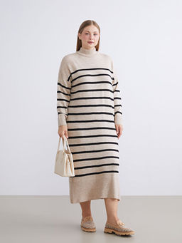 Dik Yaka ?izgili Triko Elbise