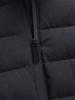 Куртка мужская стёганая с капюшоном с графеновой подкладкой черного цвета 9623_1Ch