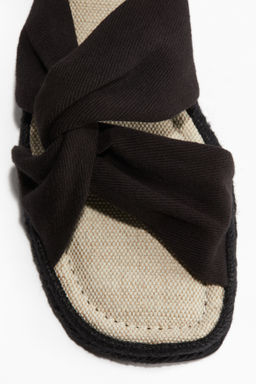 Sandalias alpargata con detalle entrelazado - H&m фото 3