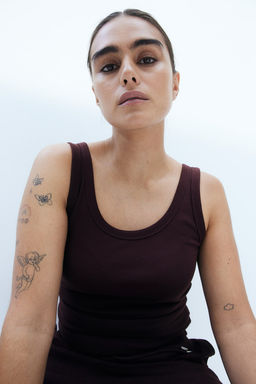 Camiseta de tirantes en canale