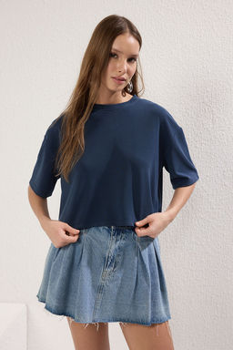 TRENDYOLMILLA Lacivert Modal Relaxed/Rahat Kal?p Crop Esnek Orme T-Shirt TWOSS25TS00048  фото 2