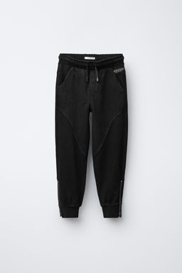 JOGGER TROUSERS WITH ZIPS