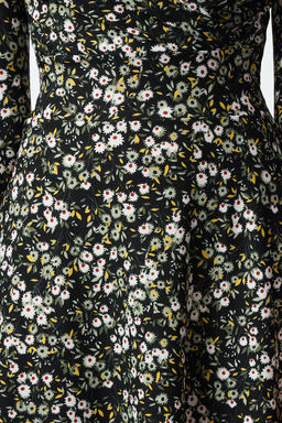 TRENDYOLMILLA Siyah Cicekli Midi Bask?l? Maxi Kruvaze Skater/Belden Ac?lan Esnek Orme Elbise TWOAW25EL00283  фото 3