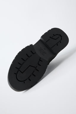 BOT?N DEPORTIVO ACOLCHADO / Negro - Zara фото 6