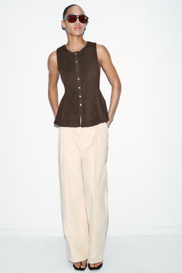 RIB PEPLUM BUTTON TOP