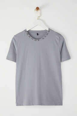 TRENDYOLMILLA Gri %100 Pamuk Regular/Normal Kal?p Slogan Bask?l? Basic Dik Yaka Orme T-Shirt TWOAW20TS0099  фото 5