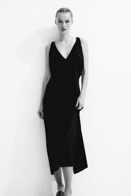 Vestido con escote en V