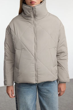 TRENDYOLMILLA Siyah Oversize Su Itici Sisme Kapitone Mont TWOAW24MO00146 фото 27