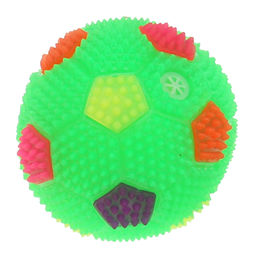 Пэт тойс (Pet toys) Игрушка для собаки Мяч-футбольный д6см h6см, ПВХ, с пищалкой, светящаяся, на картоне, цветная, цвета в ассортименте: зеленый, желтый, коралловый, фуксия (Китай)