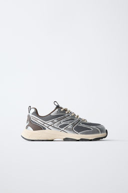 ZAPATILLA DEPORTIVA METALIZADA / Plata