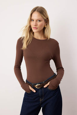 Kahverengi Viskon/Yumusak Kumasl? Parmak Gecme Detayl? Esnek Orme Bluz TWOAW25BZ00014