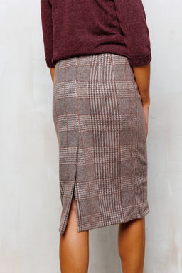 273-1BRN Юбка теплая в клетку миди