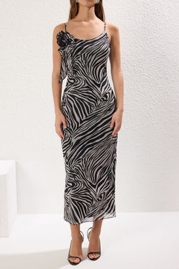 TRENDYOLMILLA Pembe Soyut Bask?l? Tul Buzgu / Drape Maxi Orme Elbise TWOSS25EL00168 фото 7