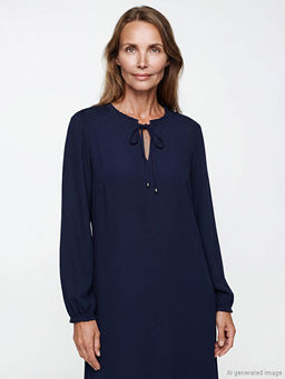 Ba?lamal? Yaka Elbise